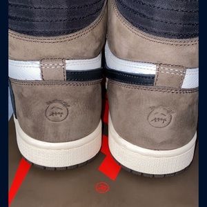 Travis Scott 1’s for resale Get them Now🔥🔥🔥
